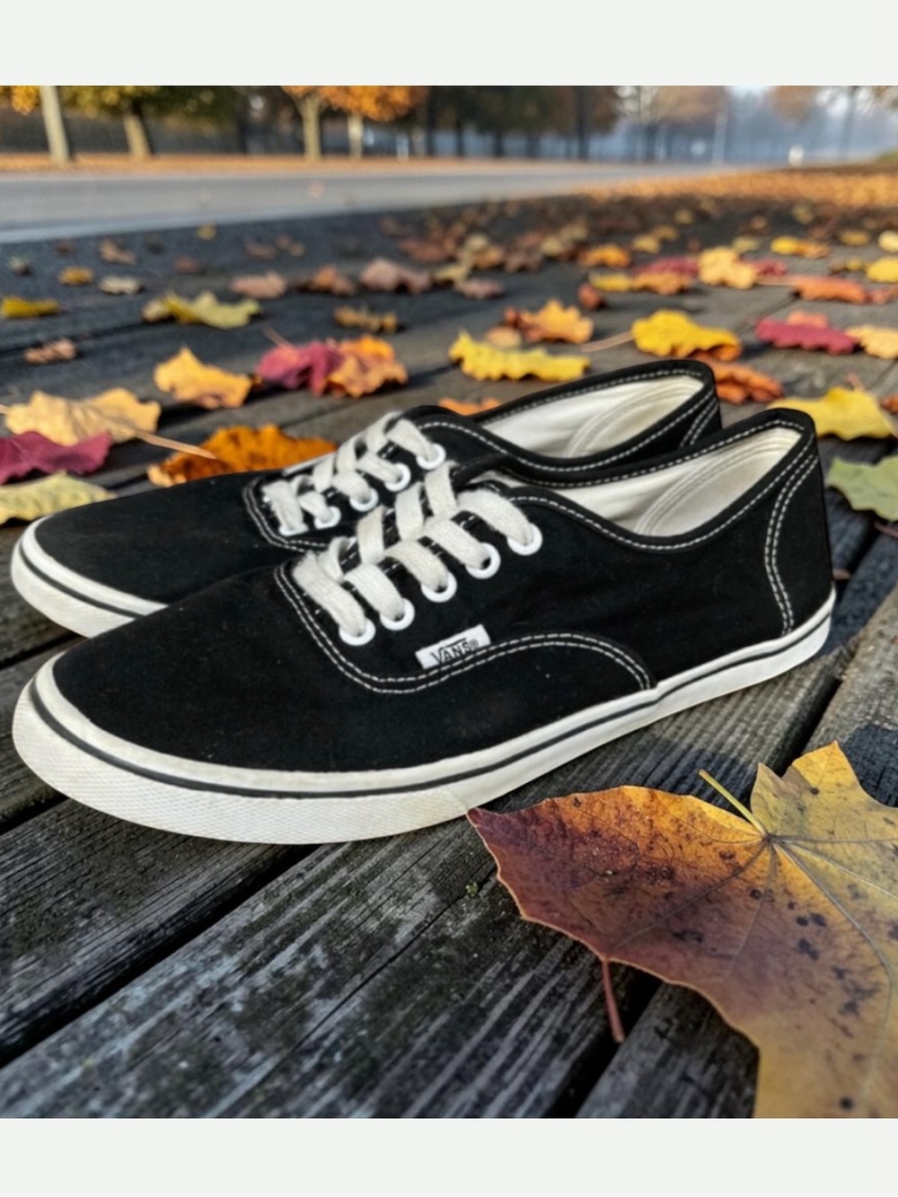 Vans Anaheim Factory Authentic 11 DX
Black White Low Top Sz 5